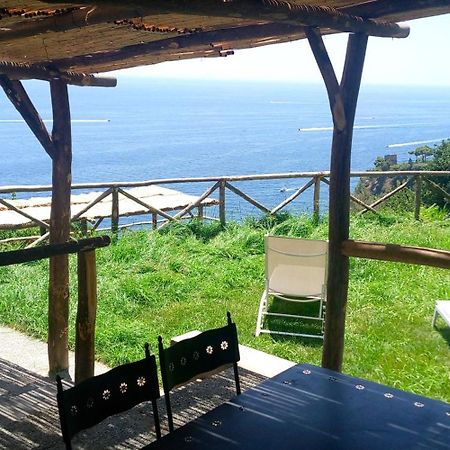Апартаменты Sea Breeze House Амальфи Экстерьер фото