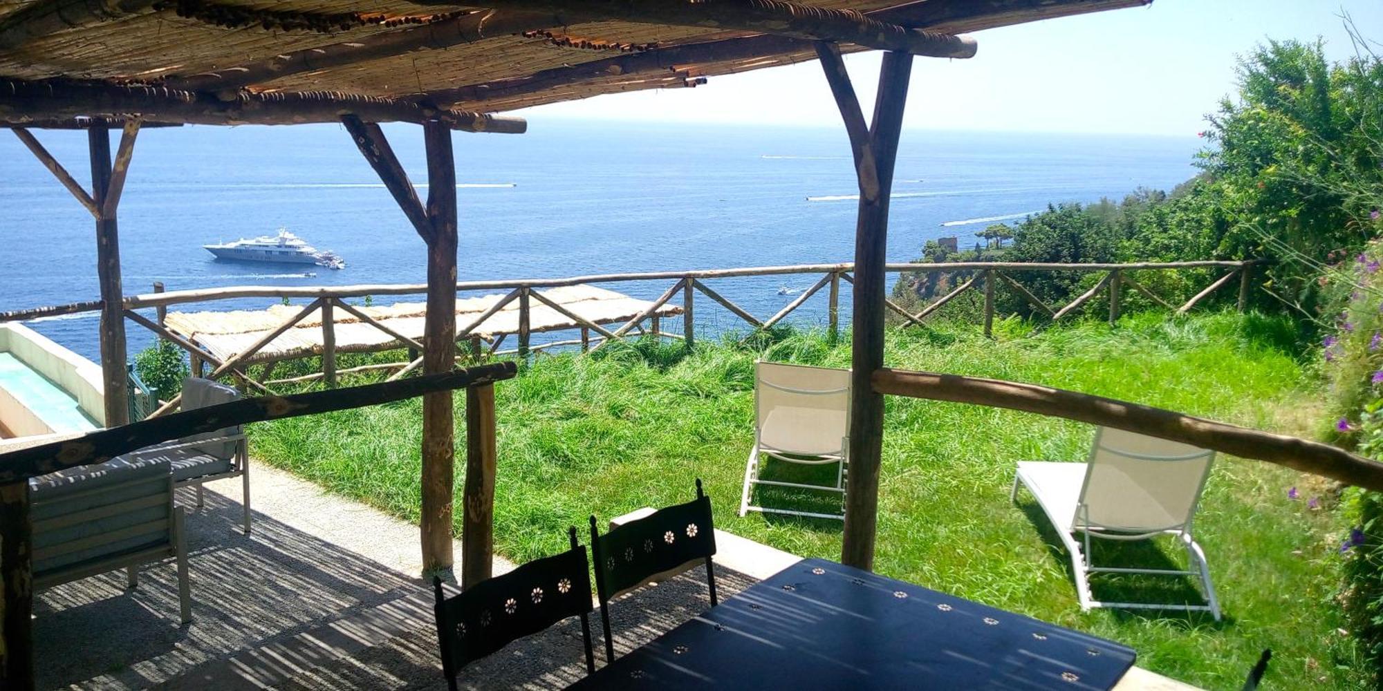 Апартаменты Sea Breeze House Амальфи Экстерьер фото